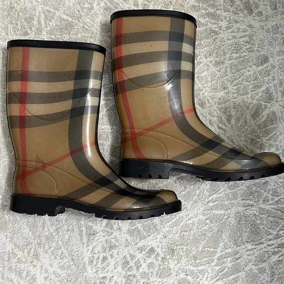 Burberry Rain Boots Sz 9 - Picture 3 of 14